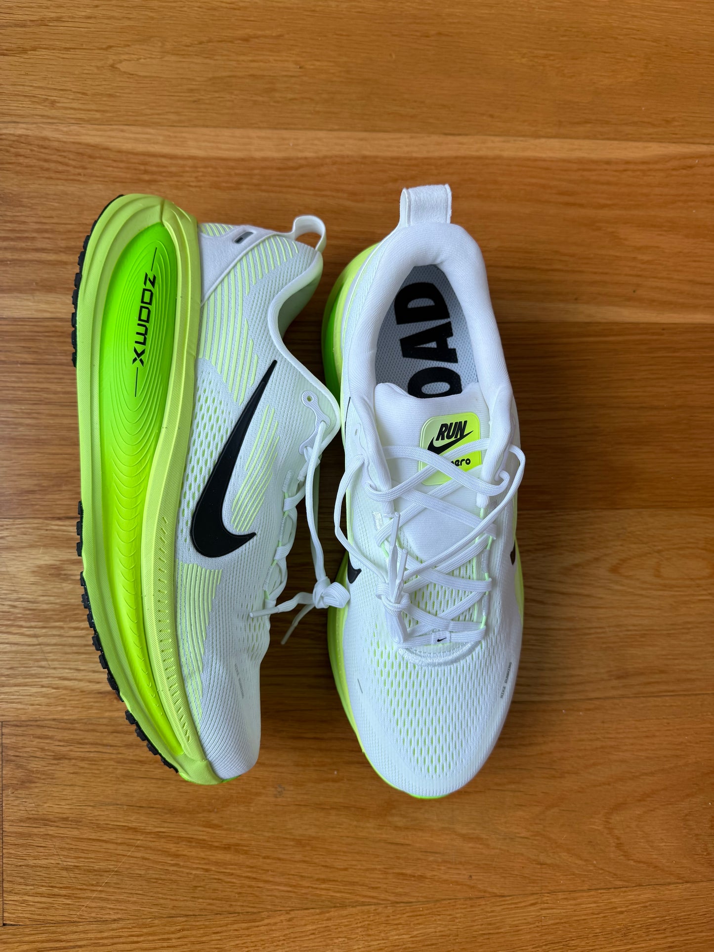 Nike Vomero 18- White/ Green/ Black/Electric Green